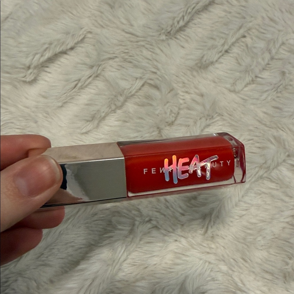 Fenty Beauty Gloss Bomb Heat Hit Cherry 01
New no box